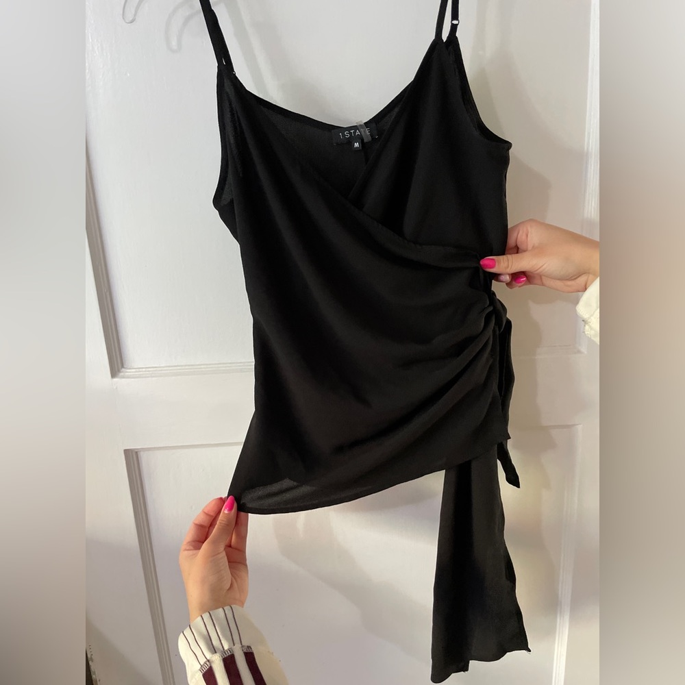 1.State wrap around top